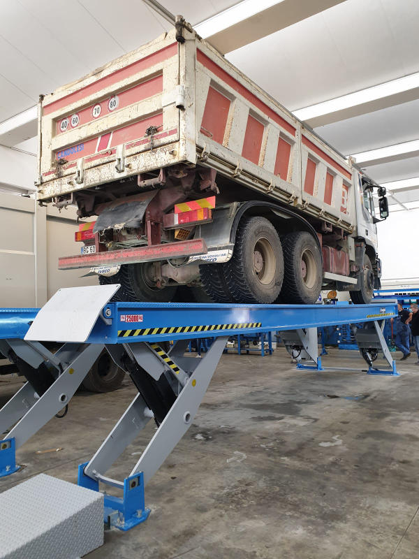 Officina per la riparazione dei mezzi pesanti