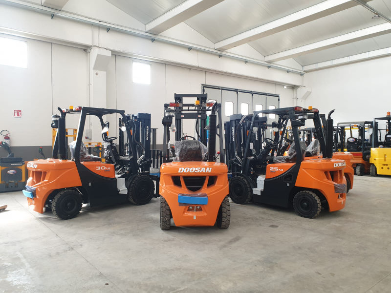 Concessionaria di zona per la vendita di carrelli elevatori Carer e Daewoo Doosan