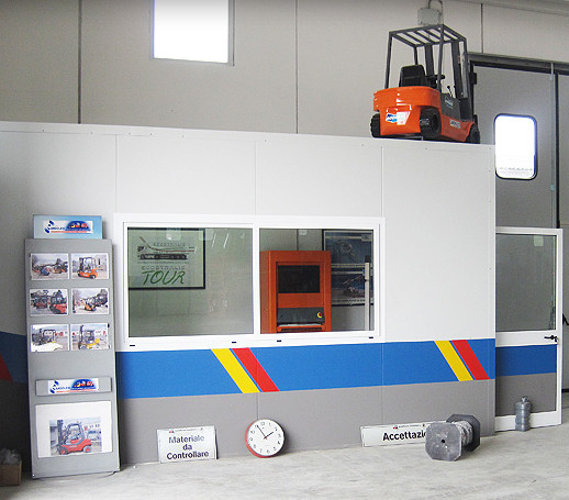 Distribuzione e Assistenza di Carrelli Elevatori - Manutenzione Mezzi Industriali